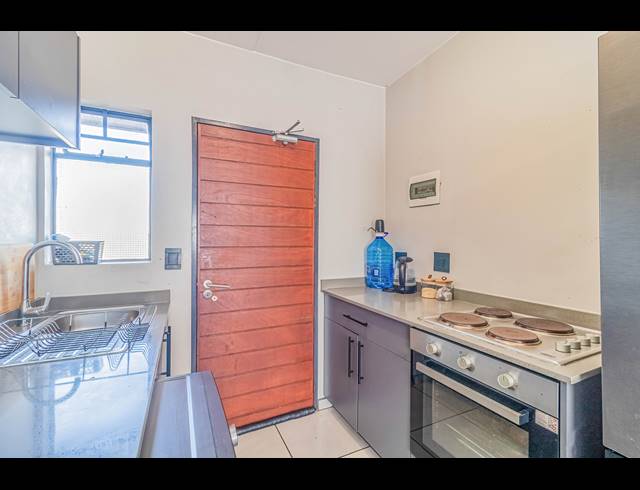 2 BEDROOM APARTMENT FOR SALE IN FLEURHOF
